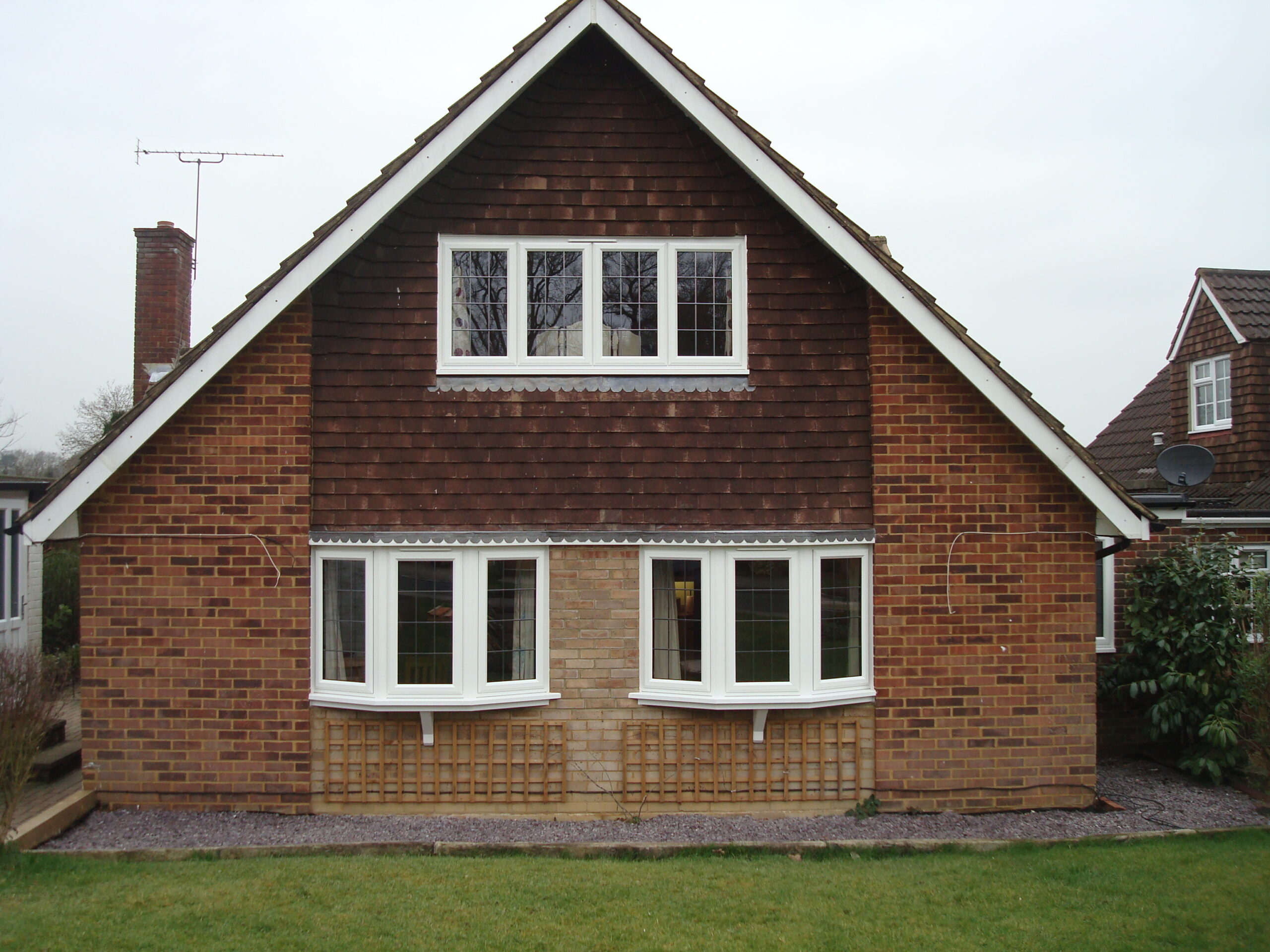 Double-glazed windows with leaded bars