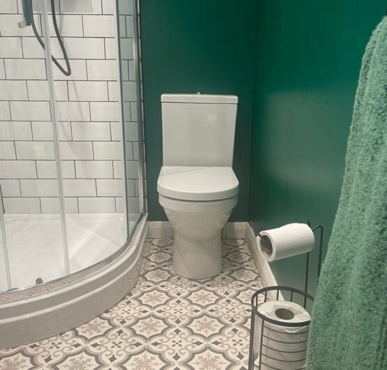 Ensuite shower room 2 Ensuite shower room 2